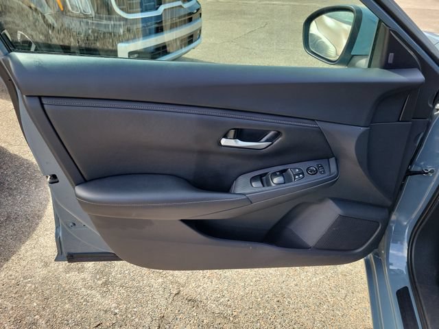 Used 2024 Nissan Sentra SV FWD image 15