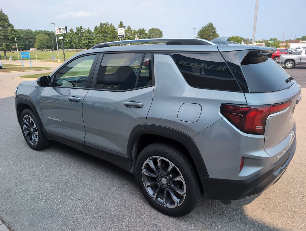 Used 2025 GMC Terrain Elevation w/ Elevation Premium Package AWD/4WD image 6