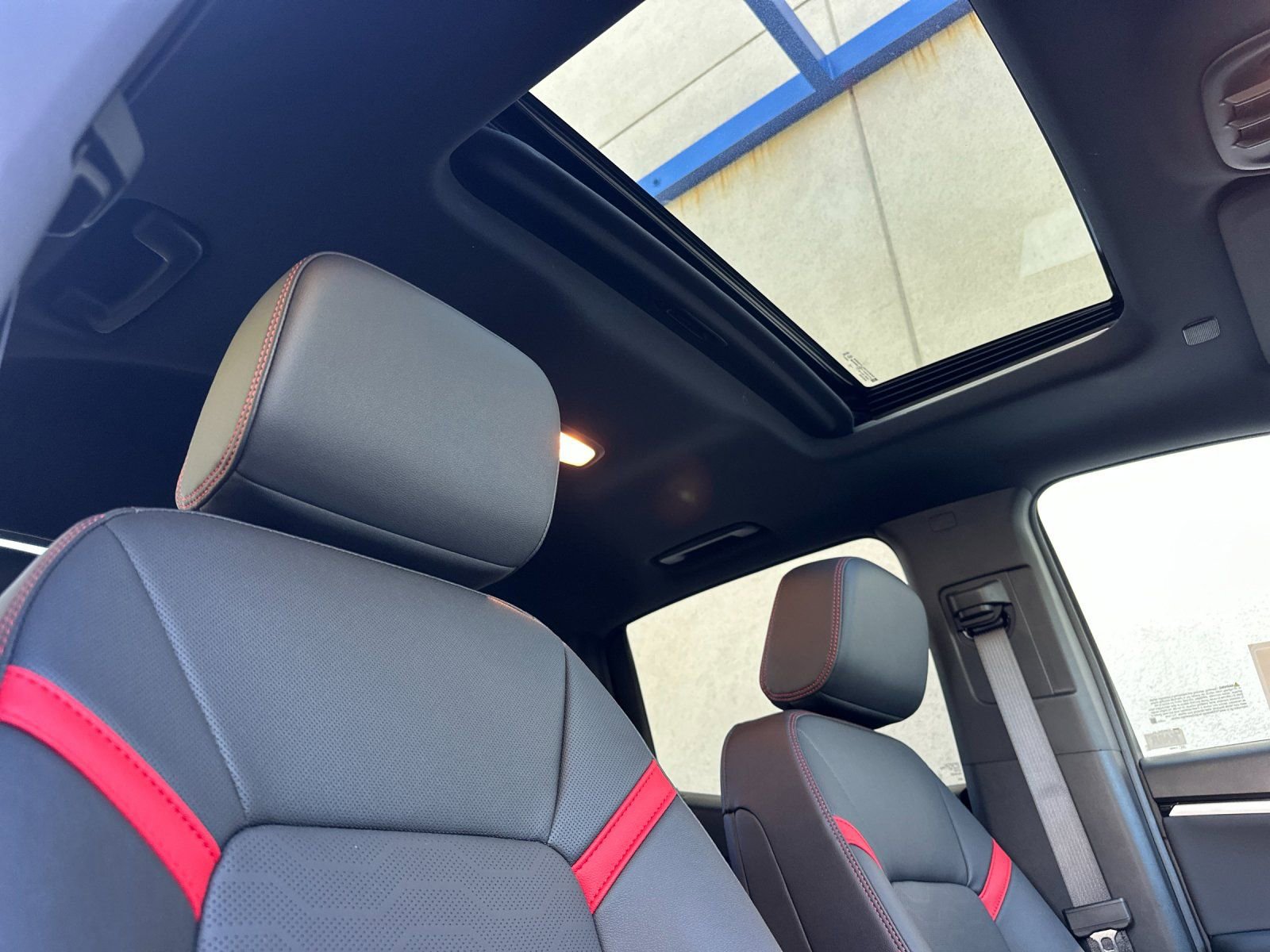 New 2025 Chevrolet Colorado Z71 w/ Midnight Edition image 18