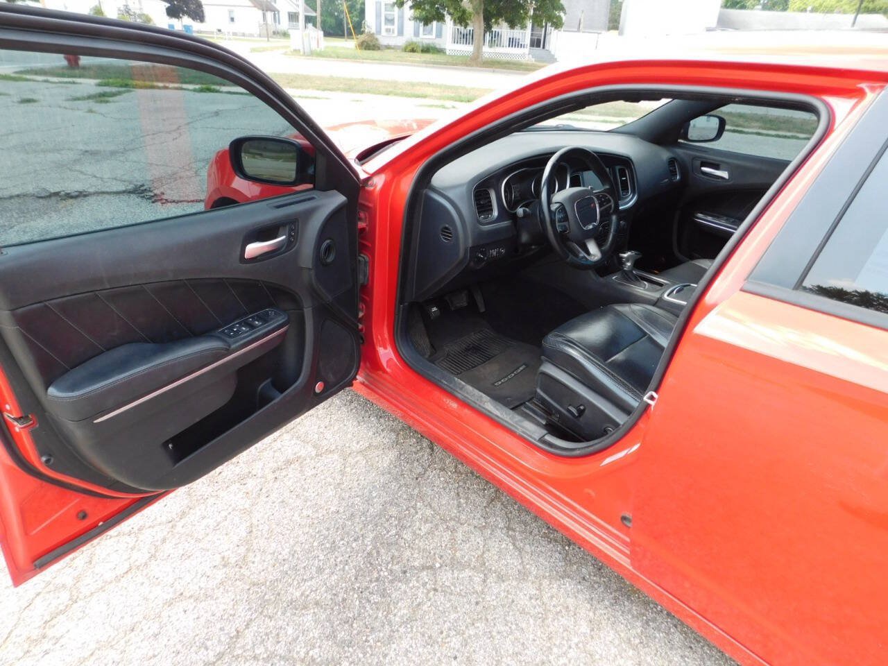 Used 2015 Dodge Charger R/T w/ Plus Group RWD image 10