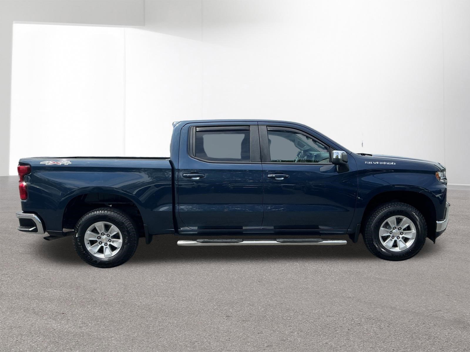 Used 2021 Chevrolet Silverado 1500 LT AWD/4WD image 2