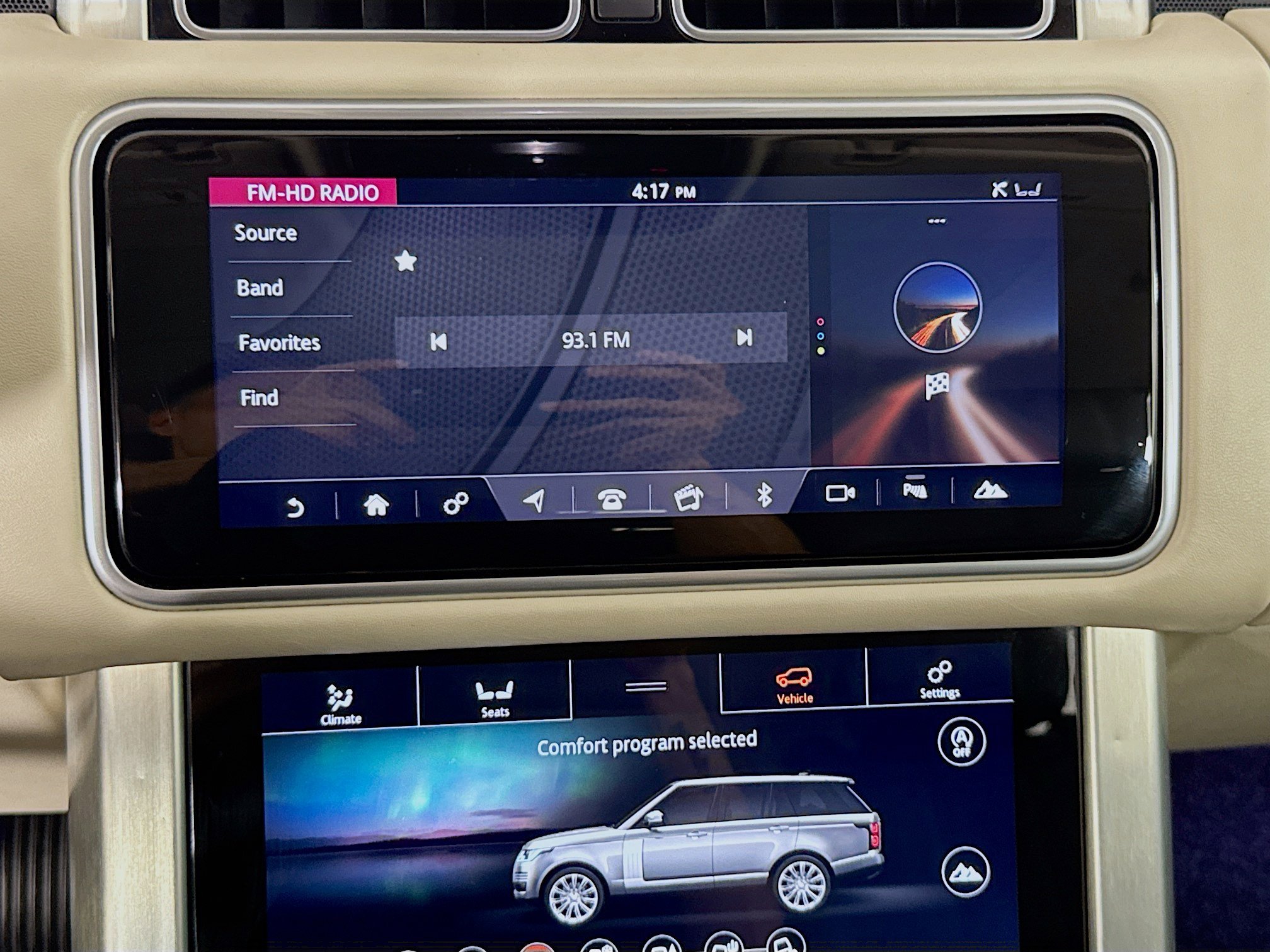Used 2019 Land Rover Range Rover HSE AWD/4WD image 16