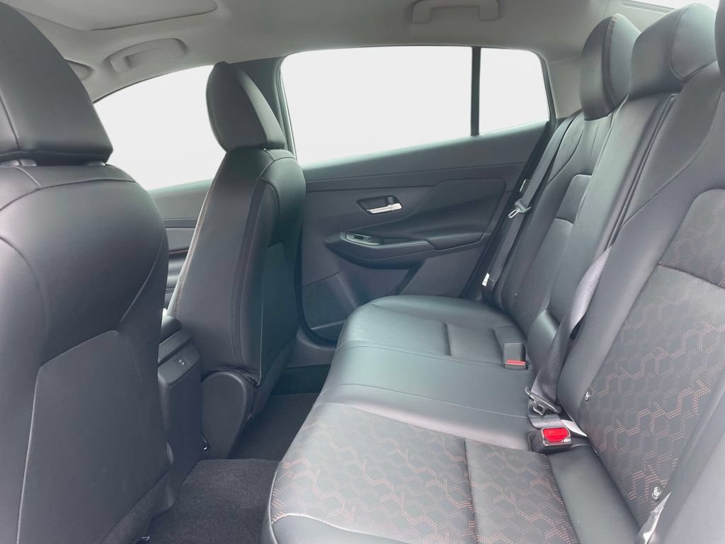 New 2026 Nissan Sentra SR w/ SR Premium Package FWD image 9