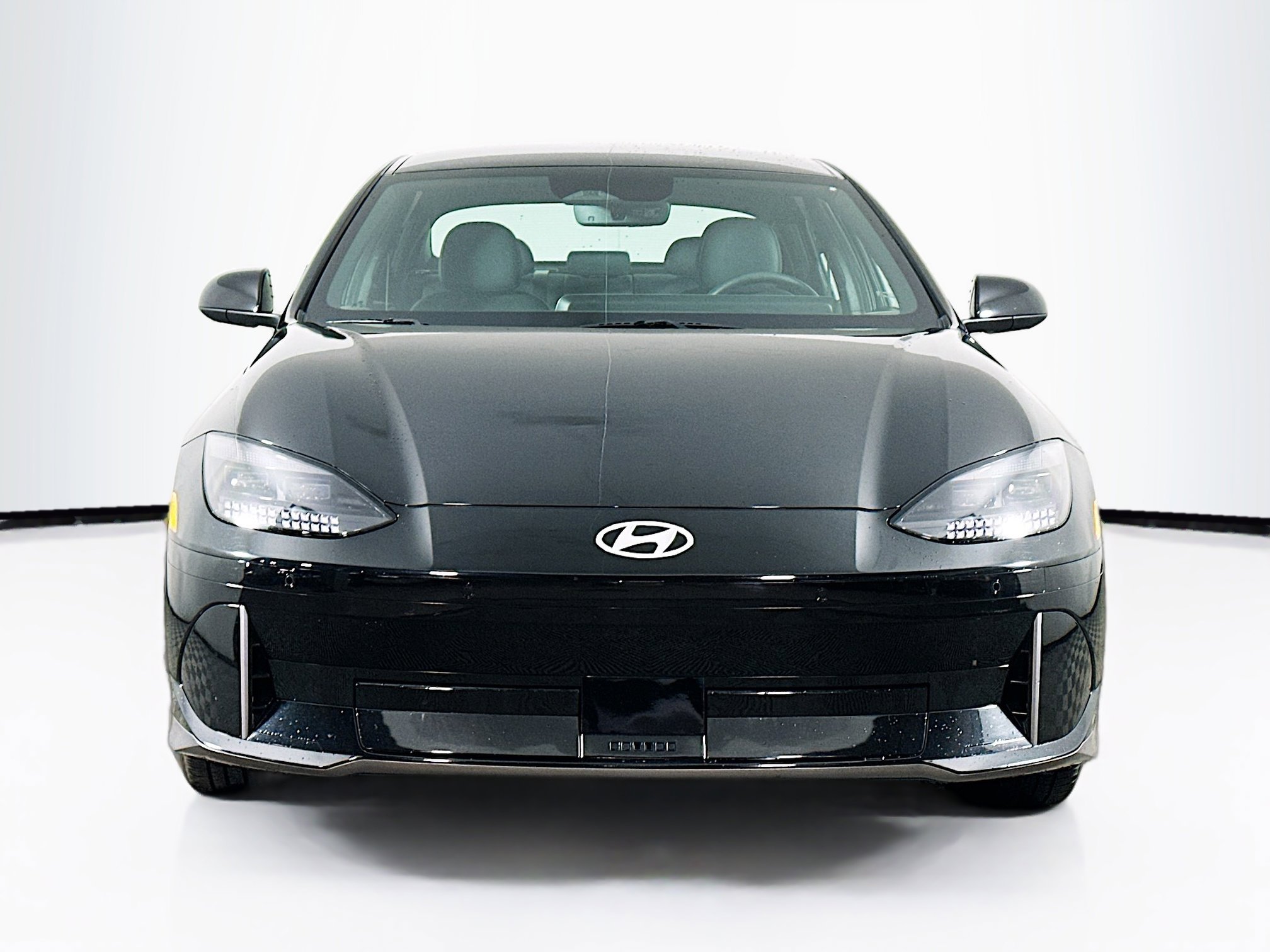 Used 2024 Hyundai Ioniq 6 SEL image 2