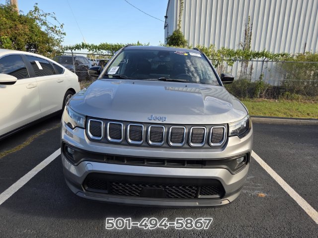 Used 2022 Jeep Compass Latitude FWD image 2
