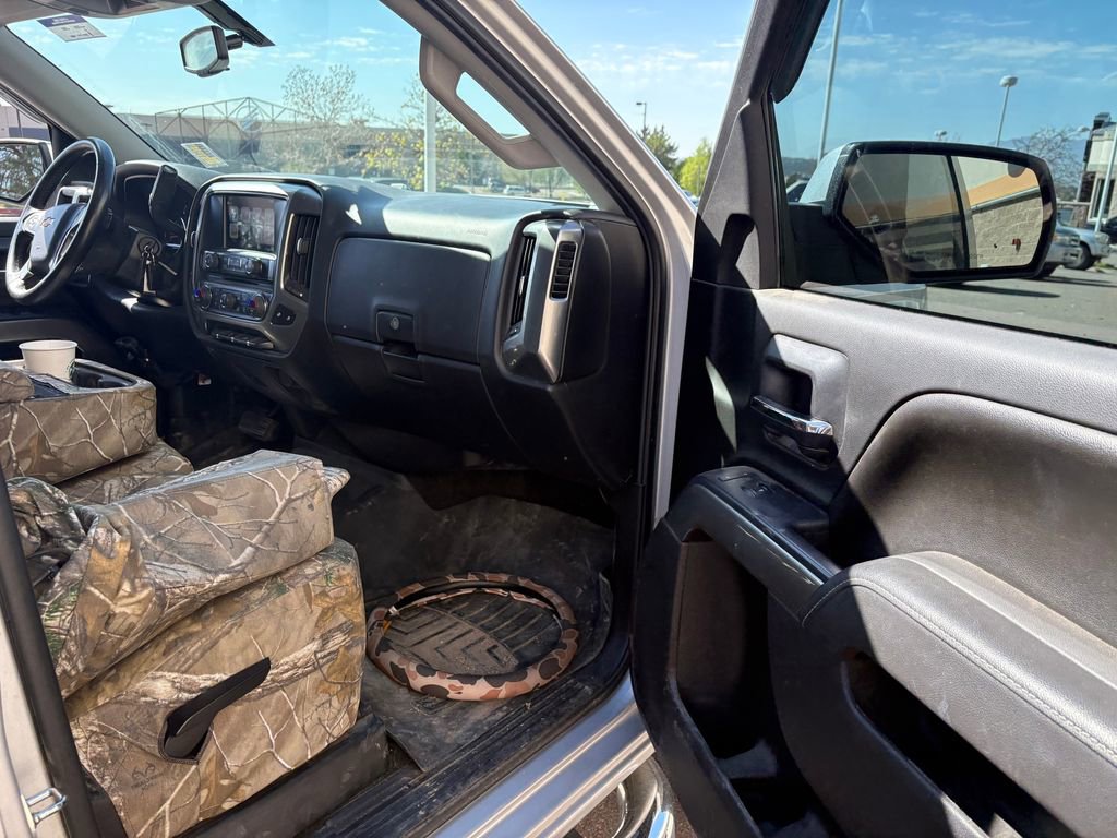 Used 2017 Chevrolet Silverado 1500 LT w/ All Star Edition AWD/4WD image 28