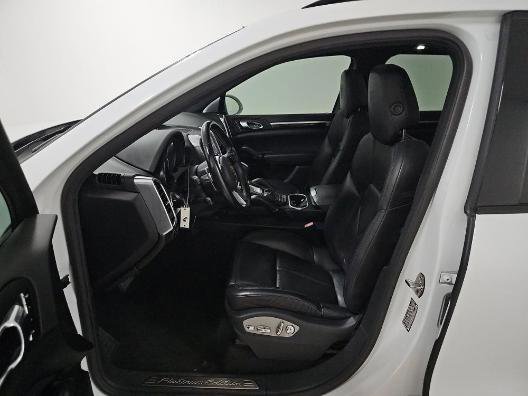 Used 2018 Porsche Cayenne Platinum Edition AWD/4WD image 4