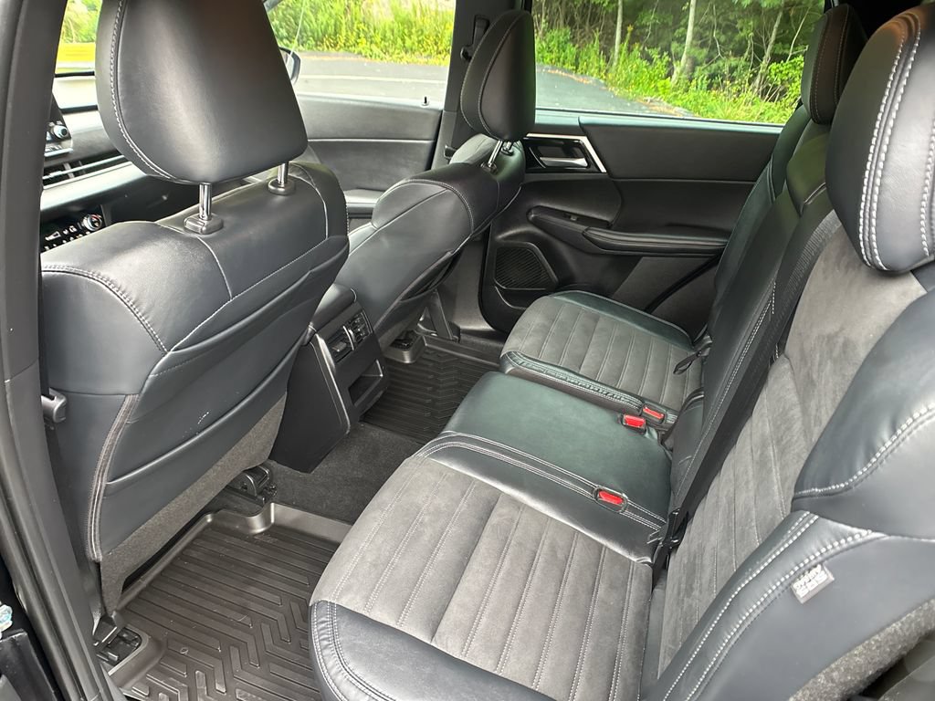 Used 2023 Mitsubishi Outlander SE AWD/4WD image 22