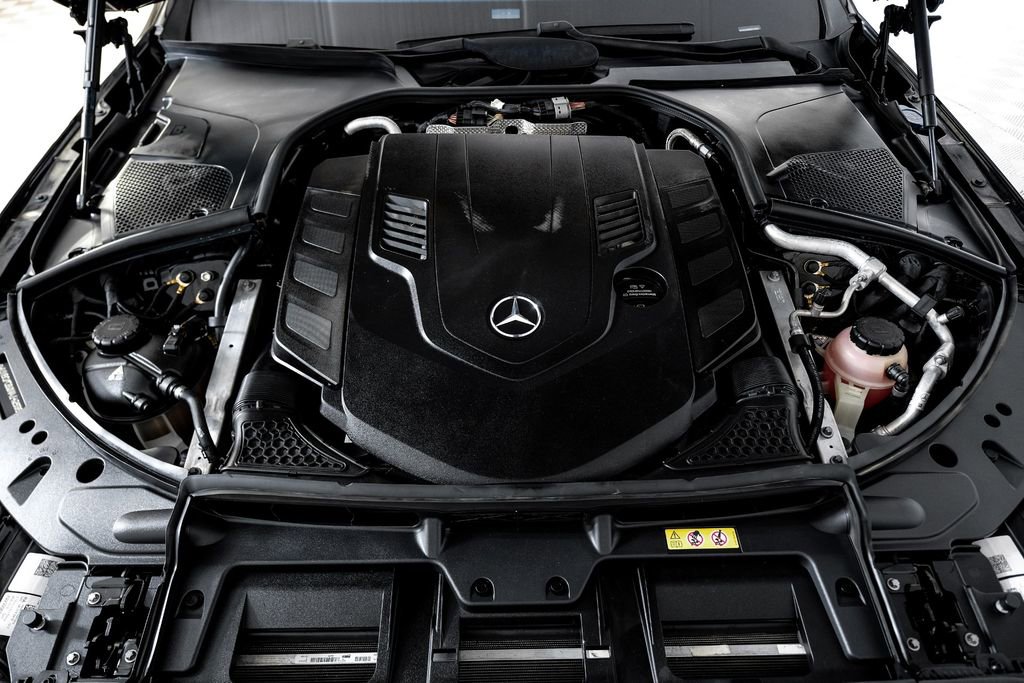 Used 2022 Mercedes-Benz S 580 4MATIC Sedan w/ AMG Line Package image 48