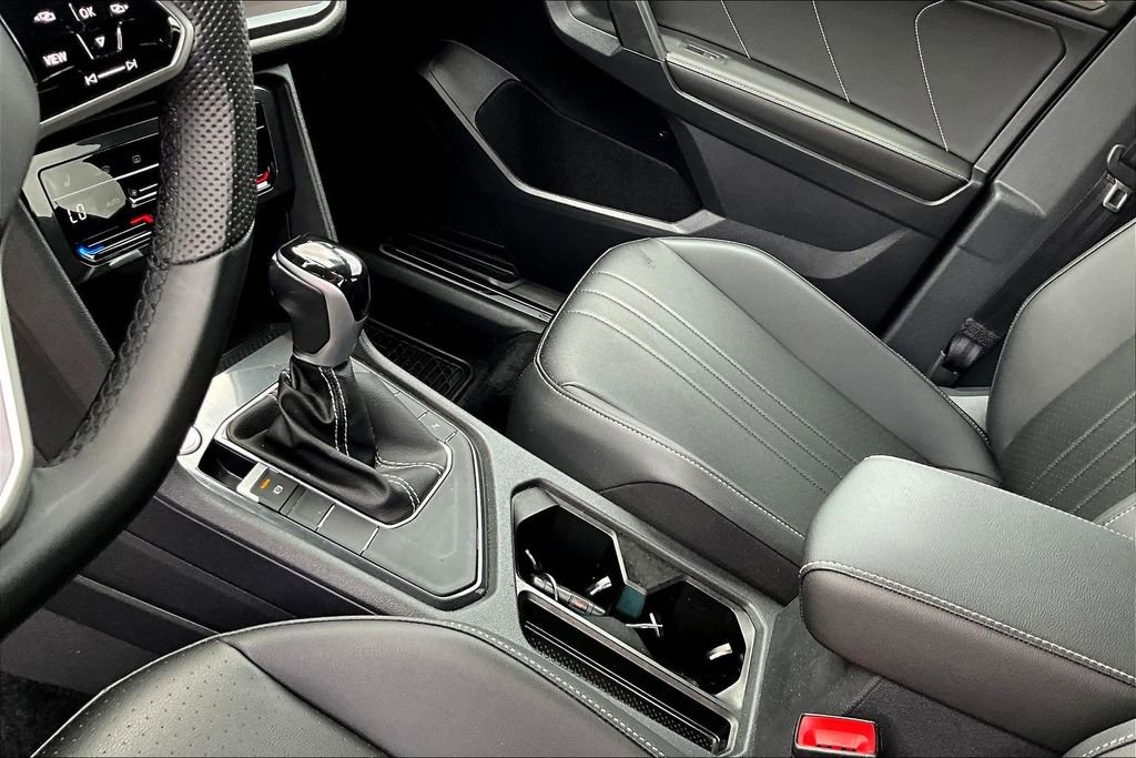 Certified 2023 Volkswagen Tiguan SE R-Line image 23
