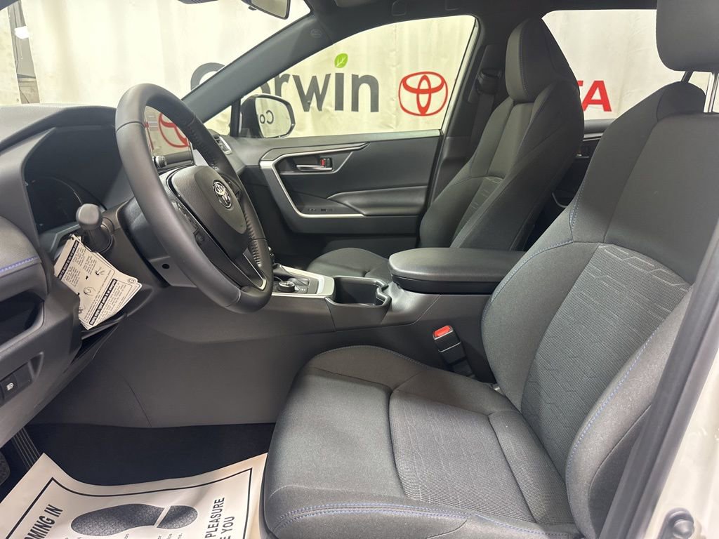Used 2025 Toyota RAV4 SE image 23
