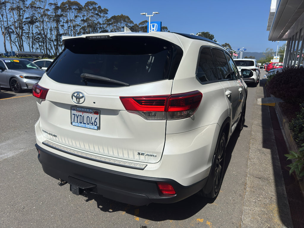 Used 2017 Toyota Highlander SE AWD/4WD image 15