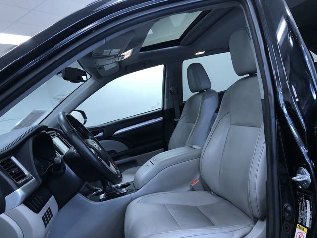 Used 2015 Toyota Highlander XLE image 18