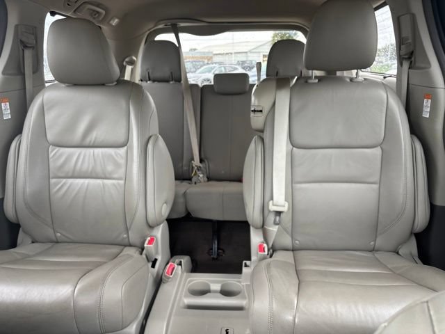 Used 2017 Toyota Sienna XLE FWD image 28
