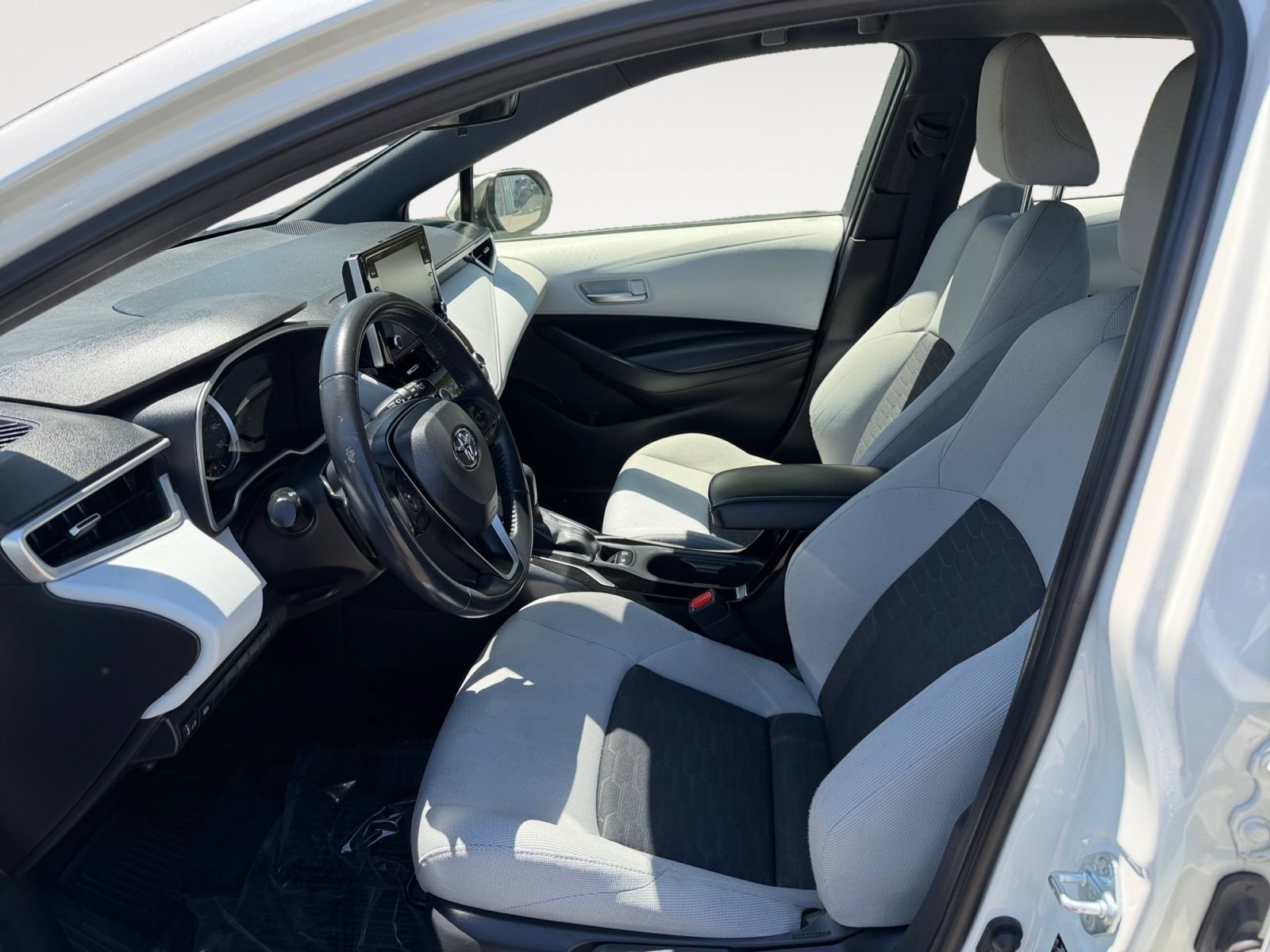 Used 2019 Toyota Corolla SE w/ SE Option Package FWD image 9