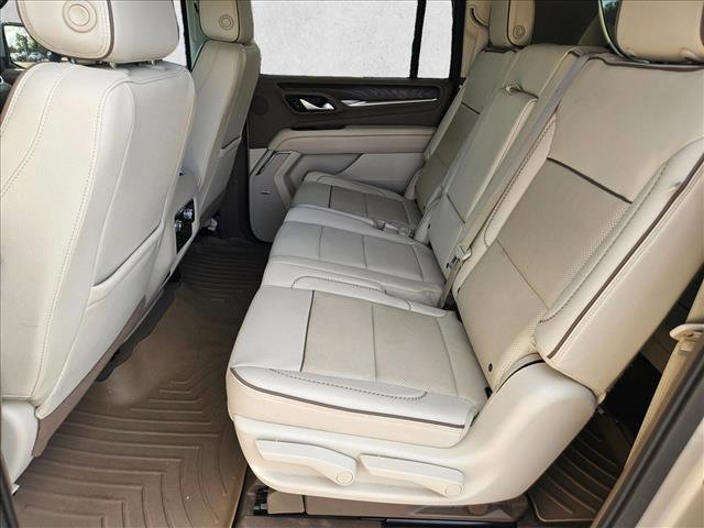 Used 2022 GMC Yukon XL Denali image 15
