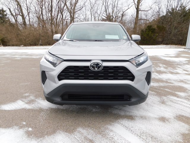 Used 2022 Toyota RAV4 LE image 8