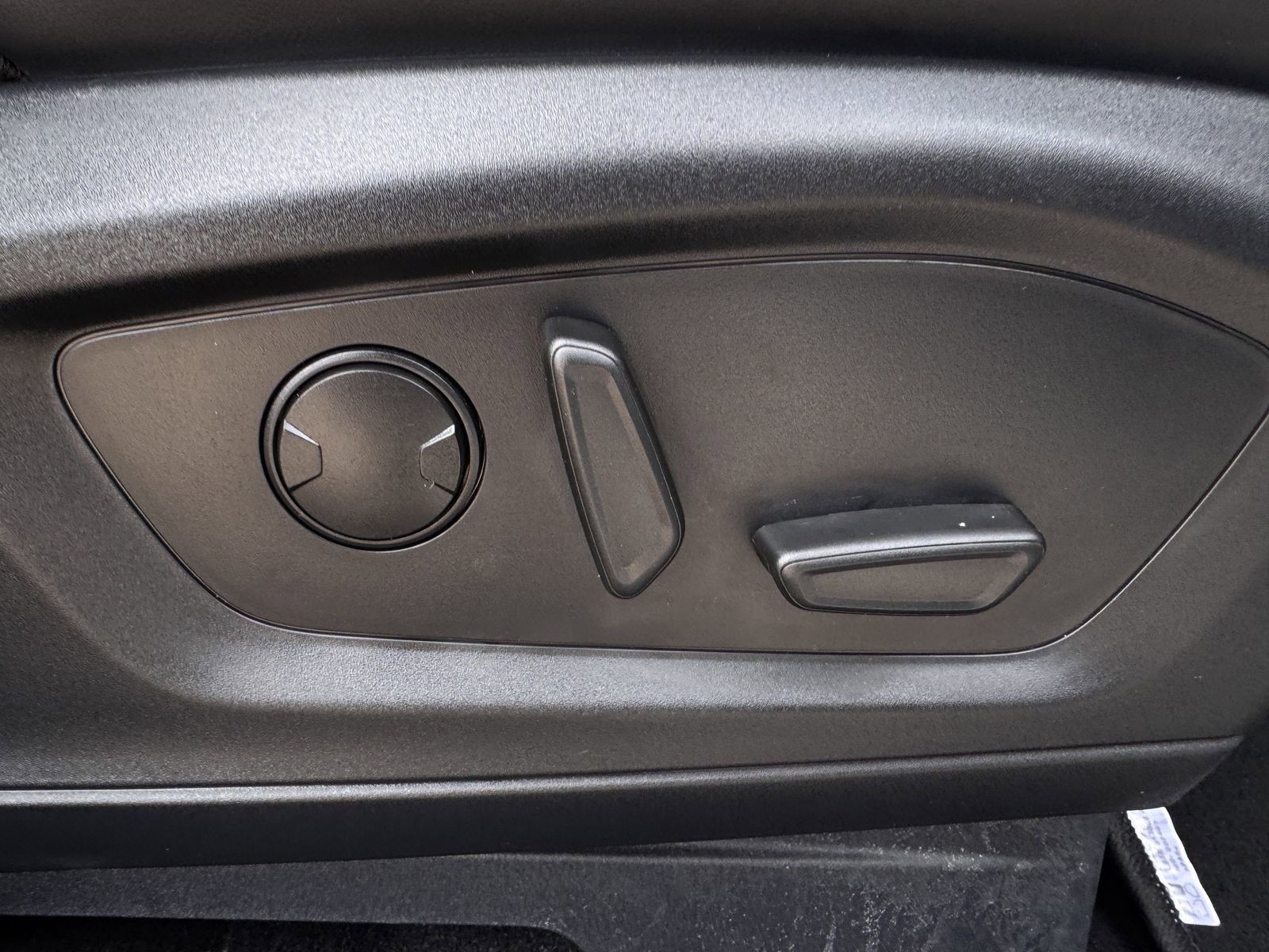 Used 2025 Ford Explorer ST-Line image 29