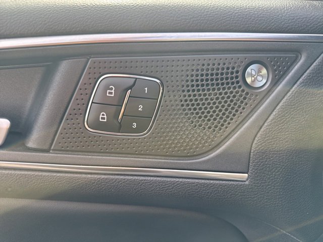 Used 2020 Ford Edge ST image 10