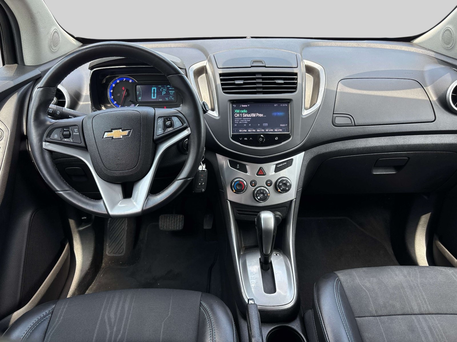 Used 2016 Chevrolet Trax LT w/ LT Convenience Package AWD/4WD image 13