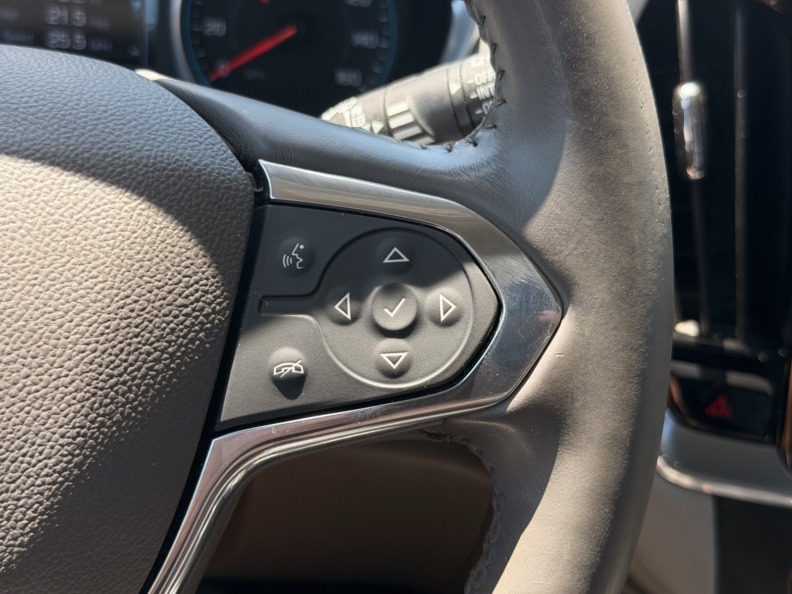 Used 2019 Chevrolet Traverse LT FWD image 20