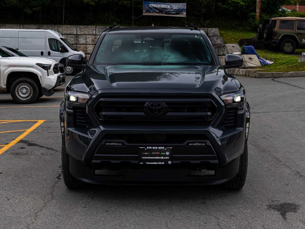 Used 2024 Toyota Tacoma SR5 AWD/4WD image 2