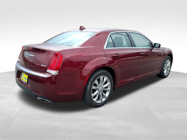 Used 2021 Chrysler 300 Touring L image 9