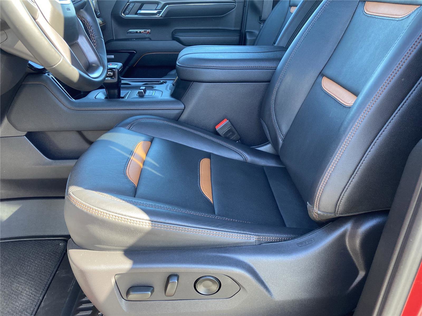 Used 2024 GMC Sierra 1500 AT4 w/ Technology Package image 26