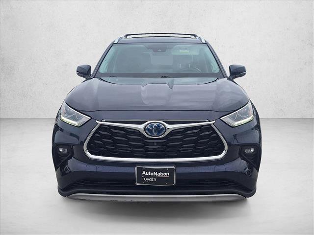 Used 2023 Toyota Highlander Platinum AWD/4WD image 2