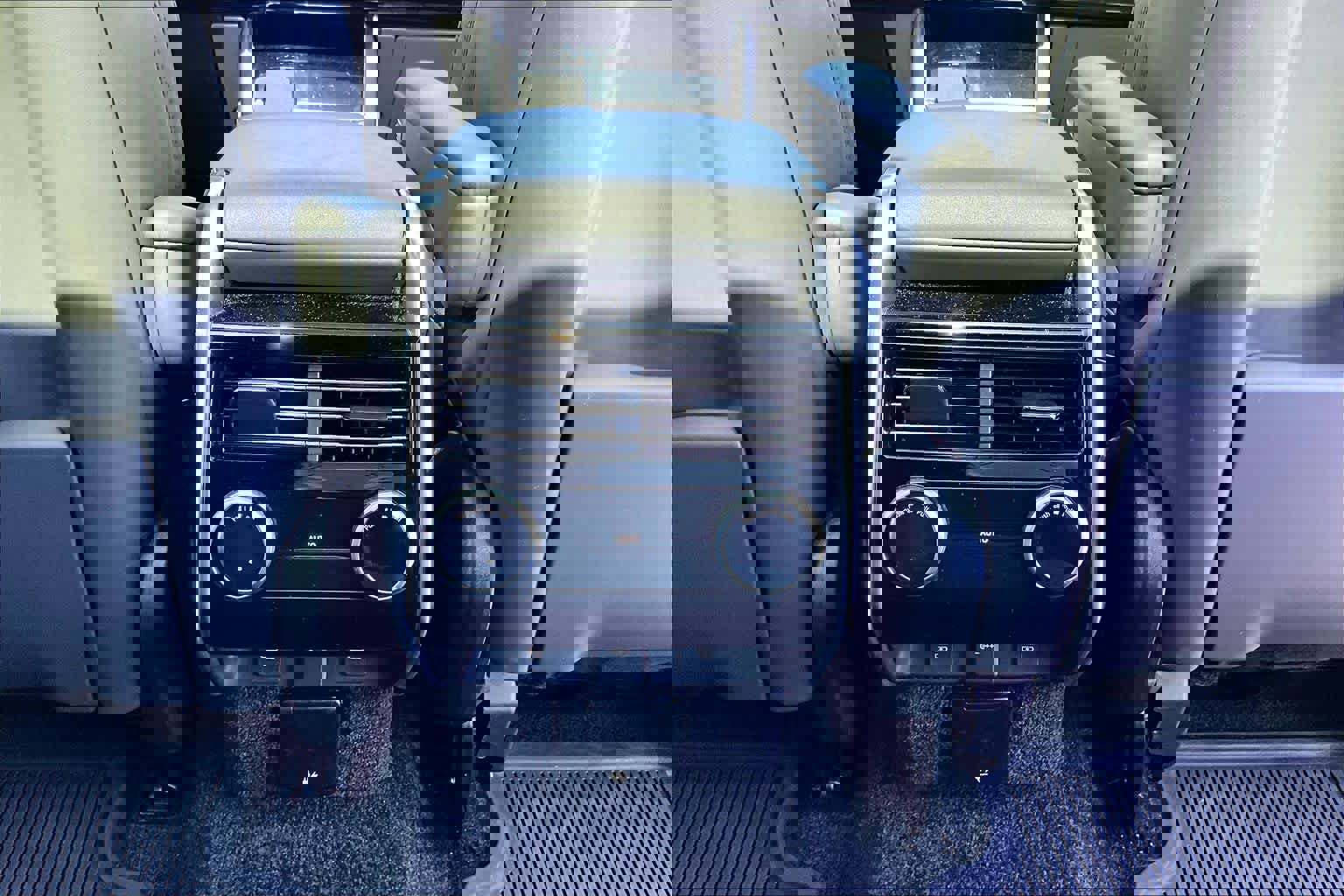 Used 2024 Land Rover Range Rover SE image 33