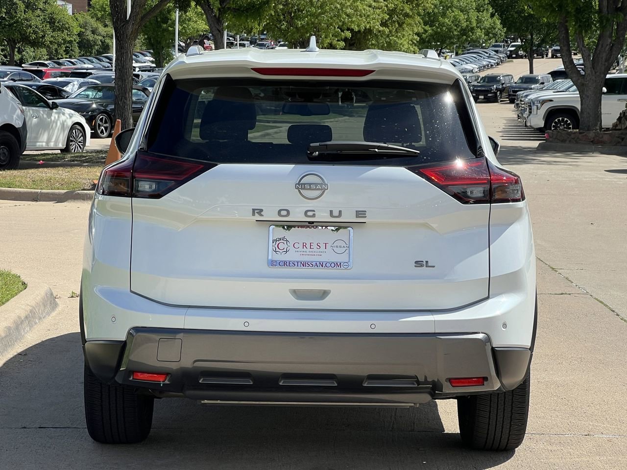 Certified 2025 Nissan Rogue SL FWD image 5