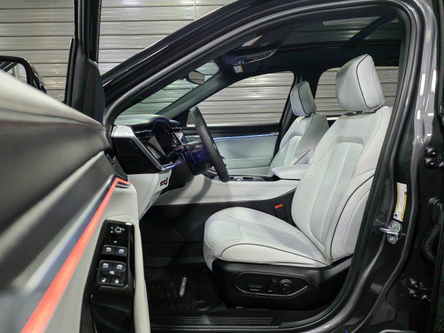 Used 2025 Jeep Wagoneer S Limited image 17