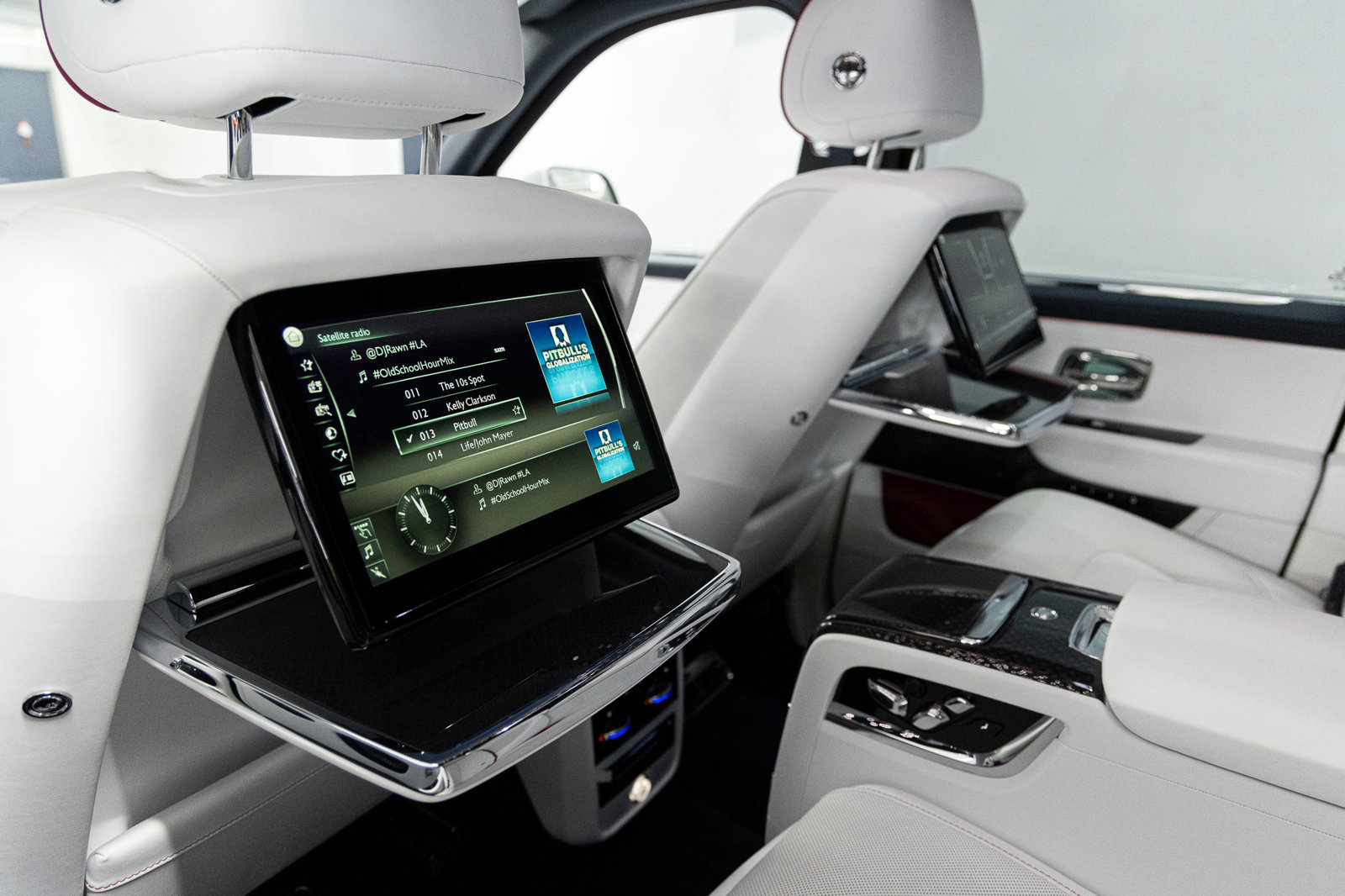 Certified 2024 Rolls-Royce Cullinan Black Badge image 36