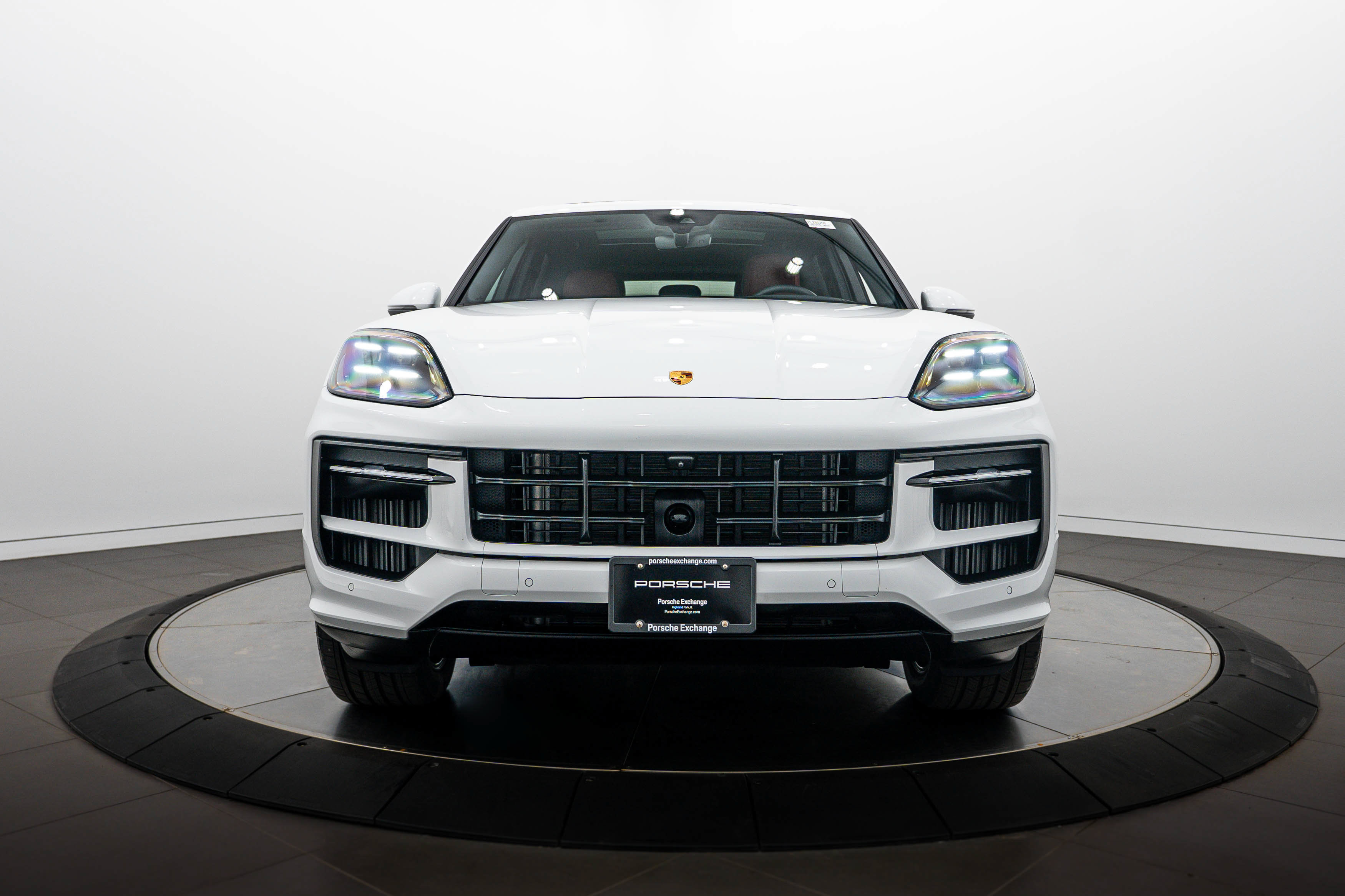 Certified 2026 Porsche Cayenne AWD/4WD image 10