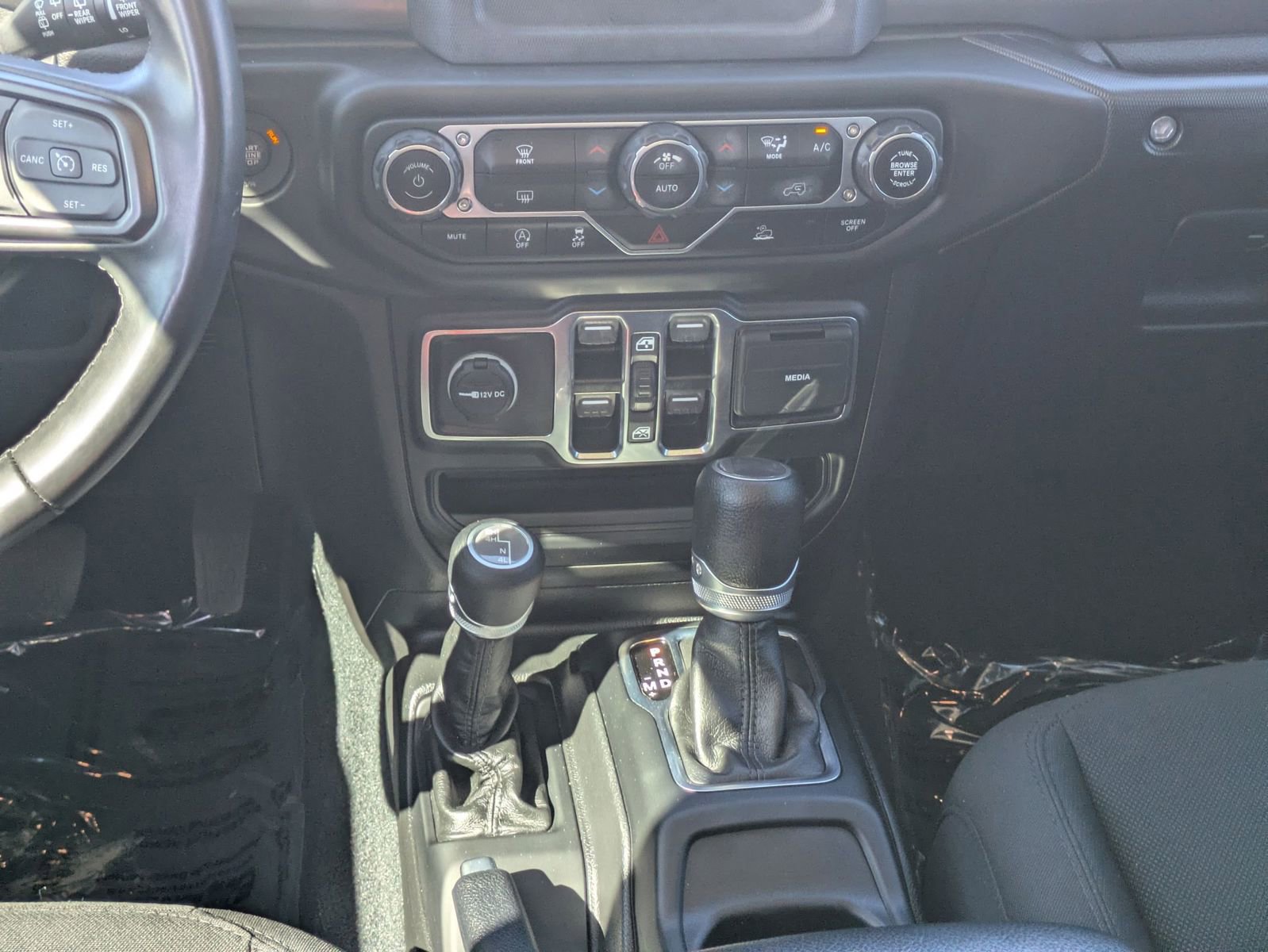 Used 2022 Jeep Wrangler Unlimited Sport image 17