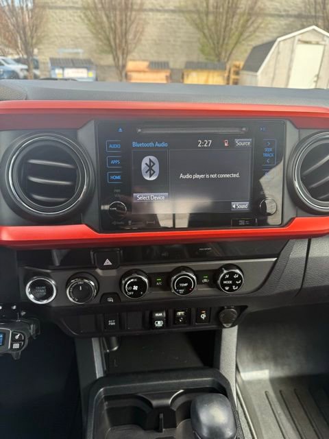 Used 2018 Toyota Tacoma TRD Off-Road image 23