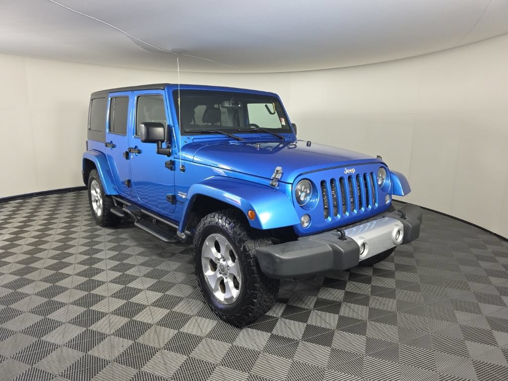 Used 2015 Jeep Wrangler Unlimited Sahara w/ Connectivity Group AWD/4WD image 7