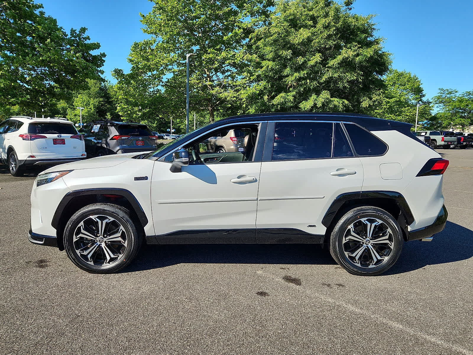 Certified 2023 Toyota RAV4 XSE w/ Weather Package AWD/4WD image 8