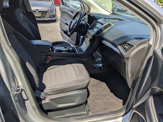 Used 2020 Ford Edge SE FWD image 15