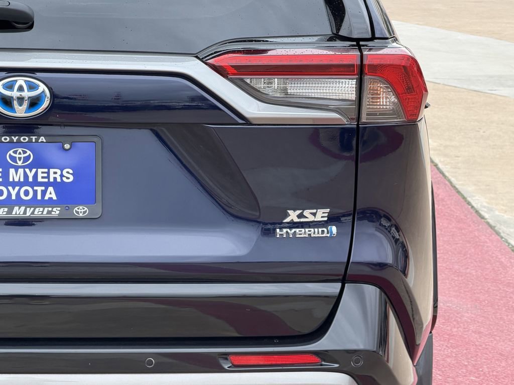Used 2020 Toyota RAV4 XSE AWD/4WD image 9