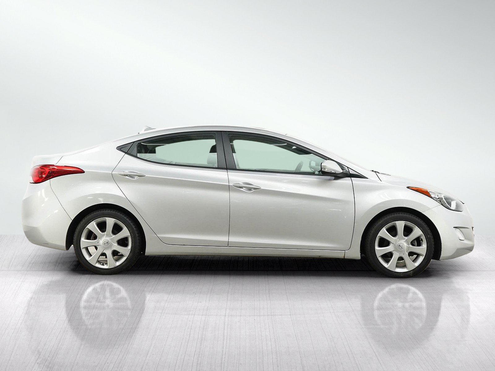 Used 2013 Hyundai Elantra Limited FWD image 6