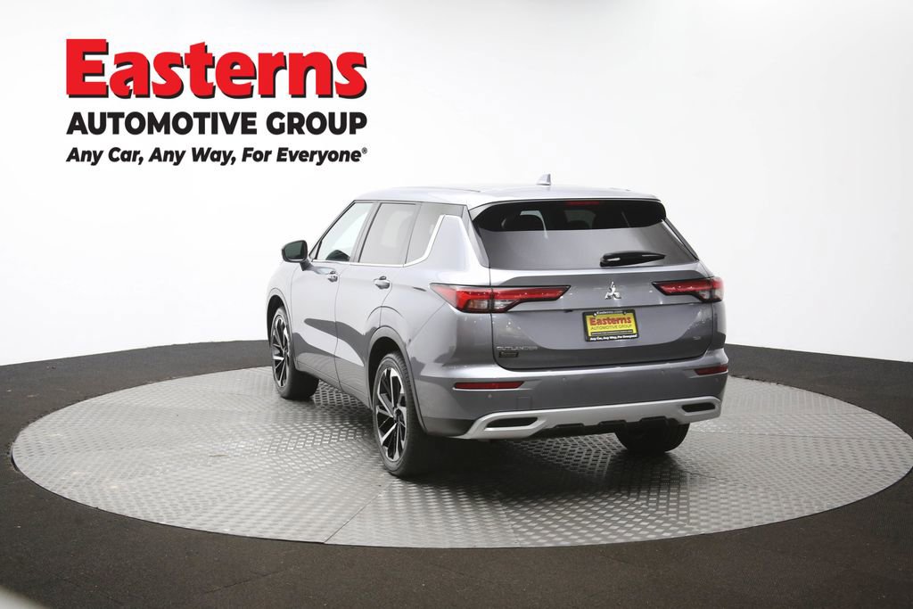 Used 2024 Mitsubishi Outlander SE image 65