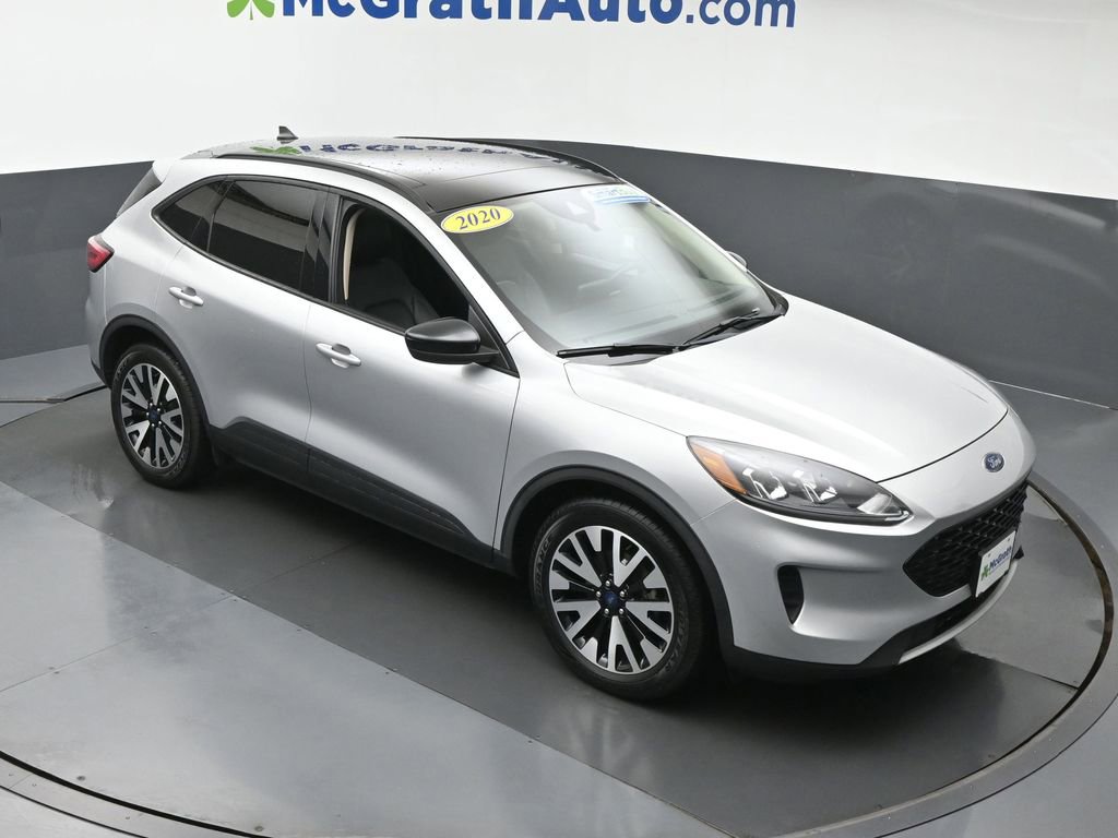 Used 2020 Ford Escape SE Sport image 3