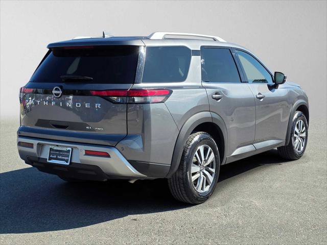 Used 2025 Nissan Pathfinder SL AWD/4WD image 3