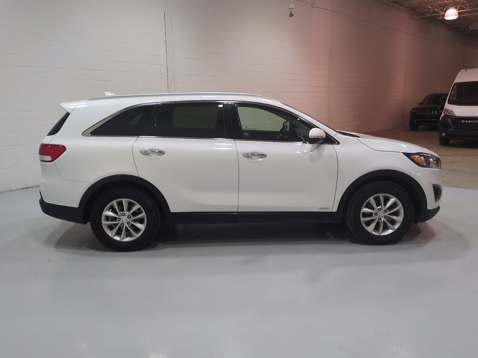 Used 2018 Kia Sorento AWD image 2