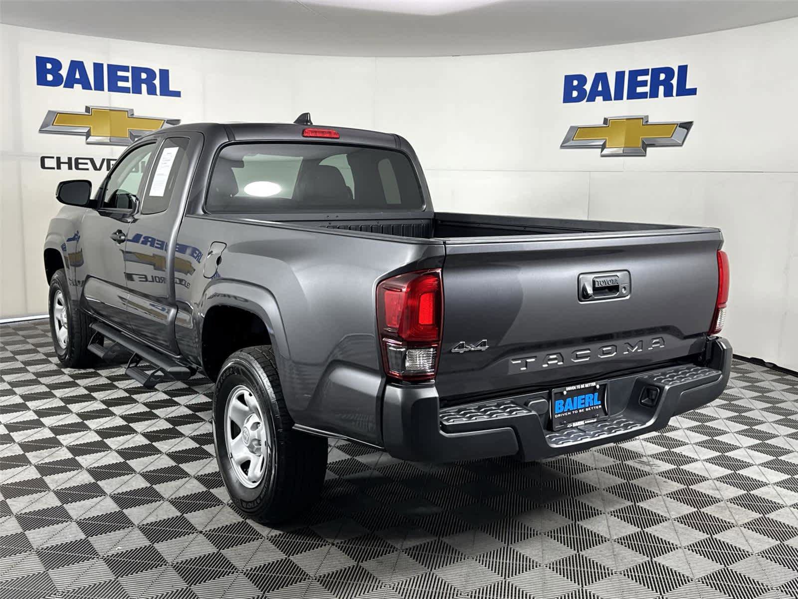 Used 2023 Toyota Tacoma SR AWD/4WD image 3