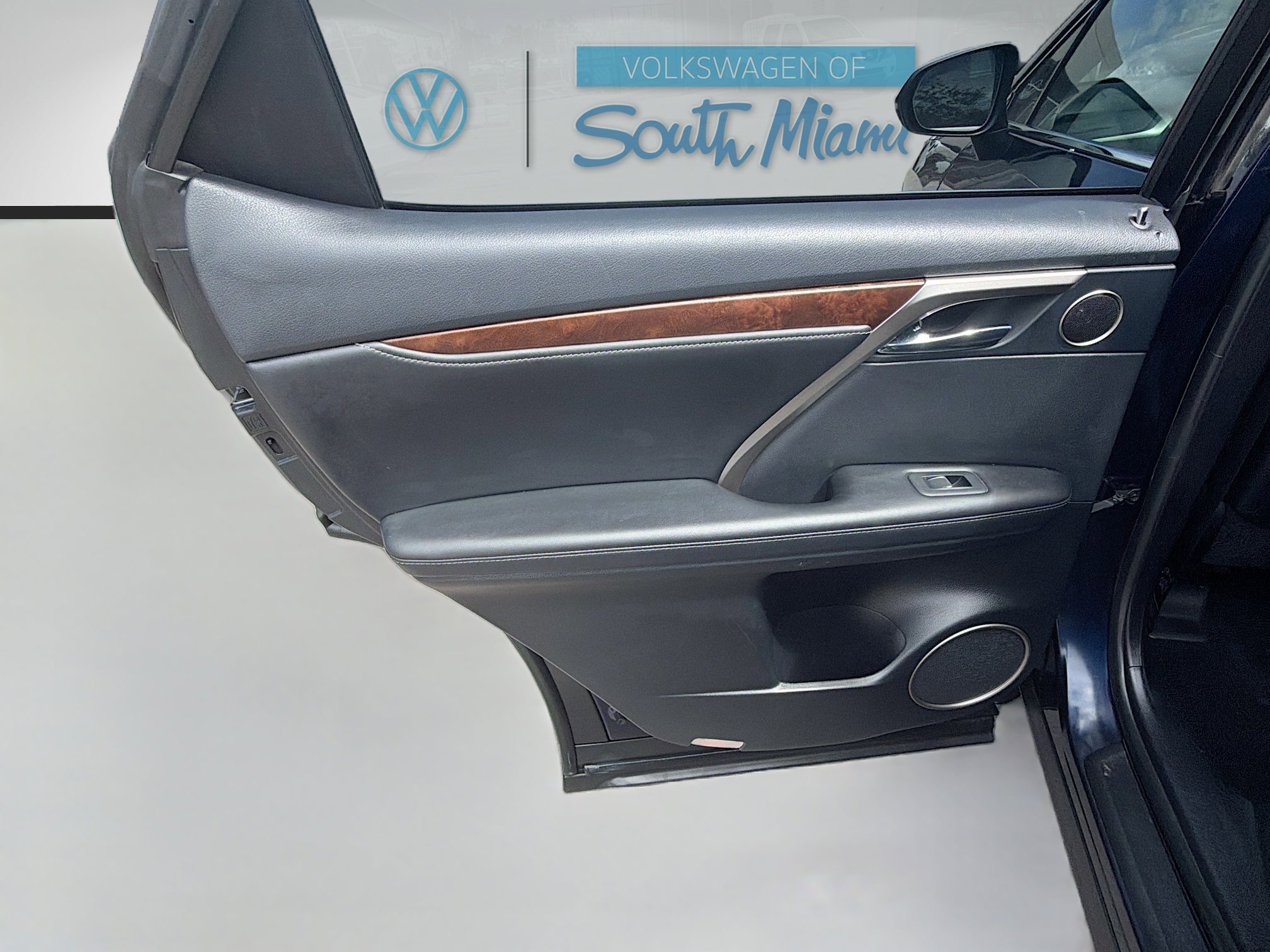 Used 2022 Lexus RX 350L Premium w/ Premium Package image 26