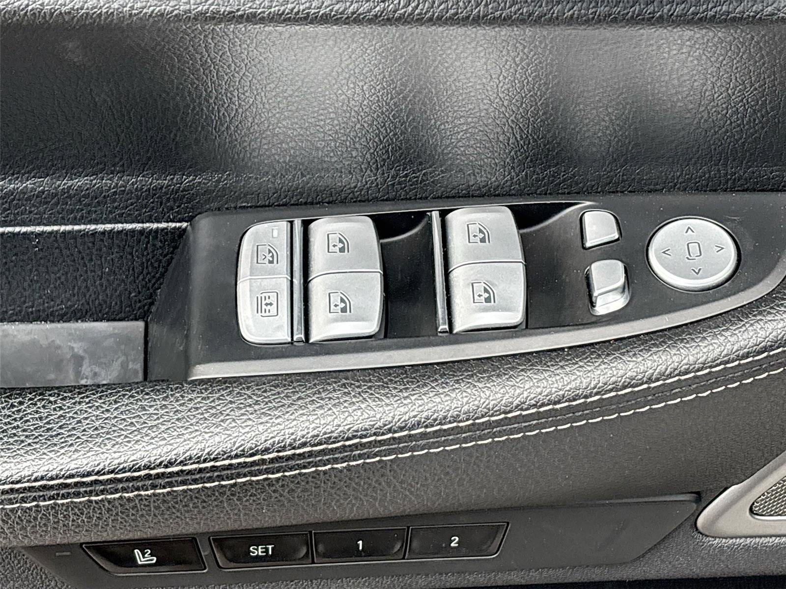 Used 2019 BMW 740e xDrive w/ M Sport Package image 19