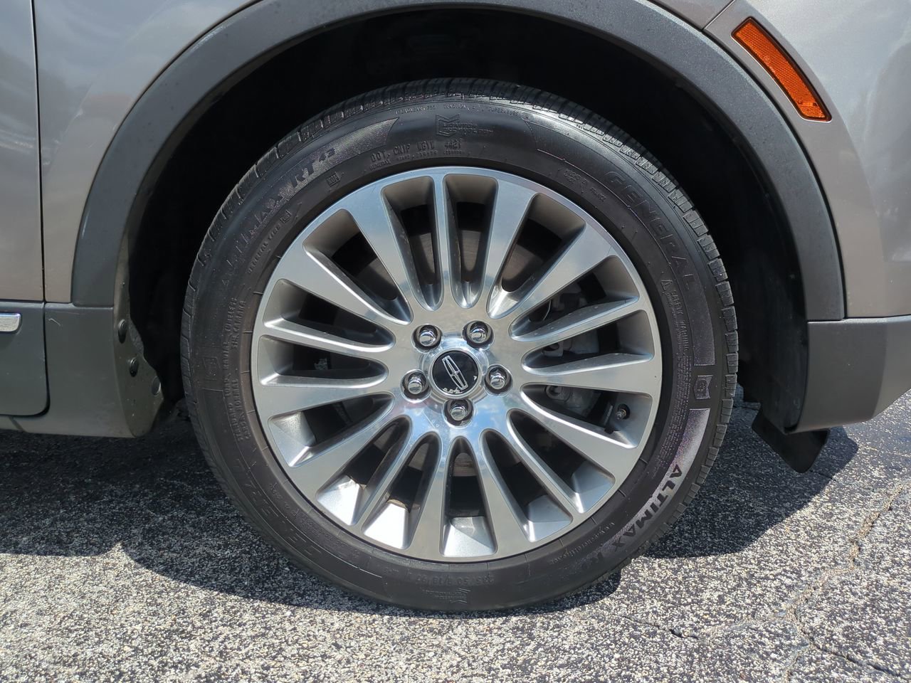 Used 2016 Lincoln MKC Reserve w/ Lincoln MKC Climate Package image 11