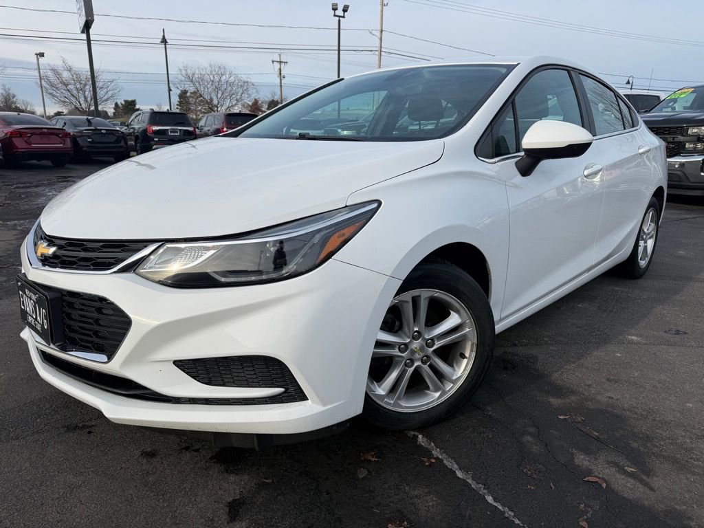 Used 2017 Chevrolet Cruze LT image 1